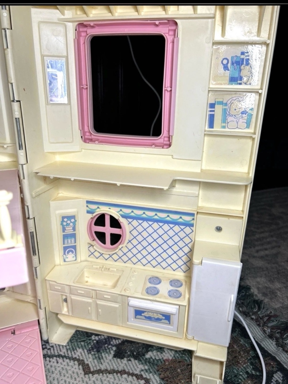 1993 Vintage Fisher Price Loving Home Dollhouse - Picture 6 of 13